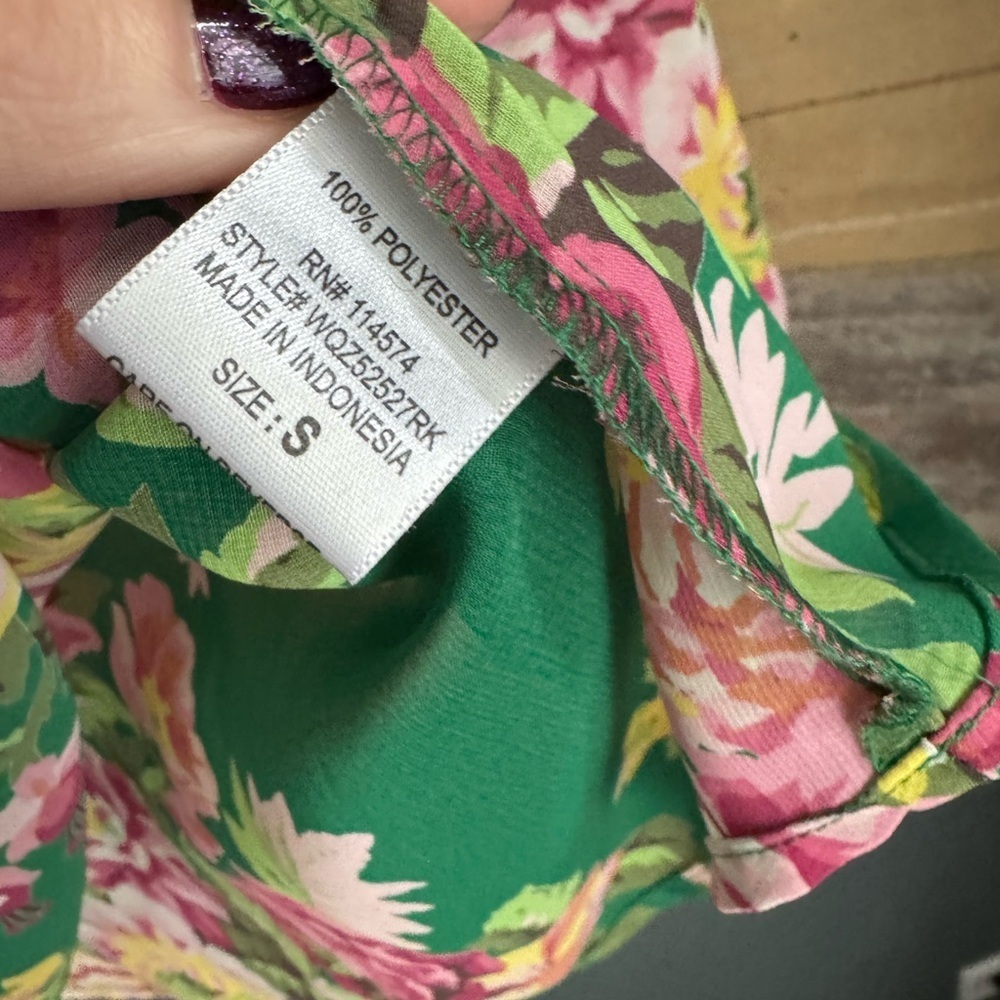 Pleione floral boho blouse like new size small somewhat sheer - Picture 5 of 6
